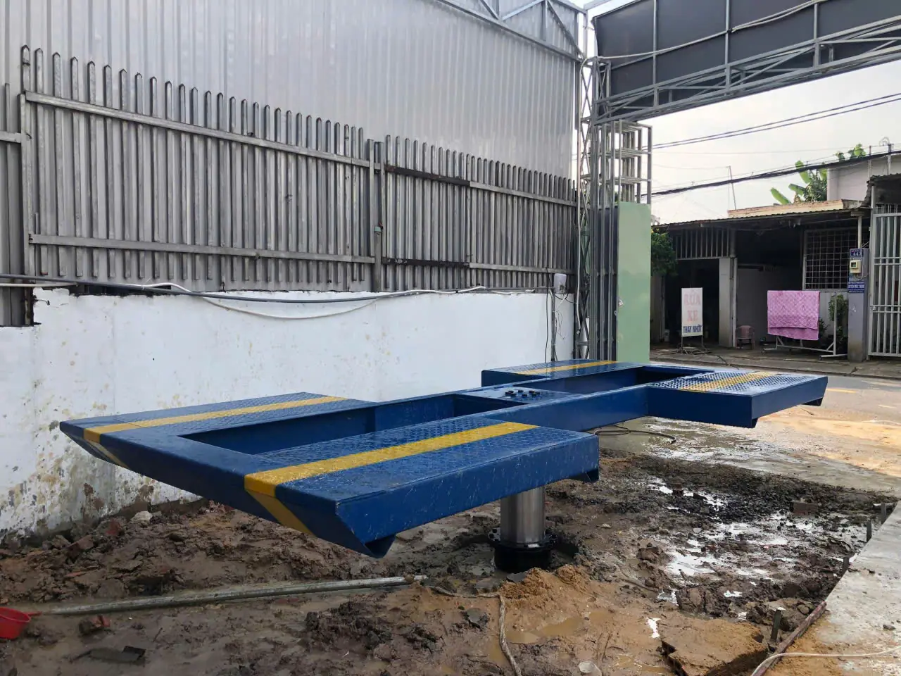 Bàn nâng cánh bướm của cầu nâng 1 trụ Ấn Độ