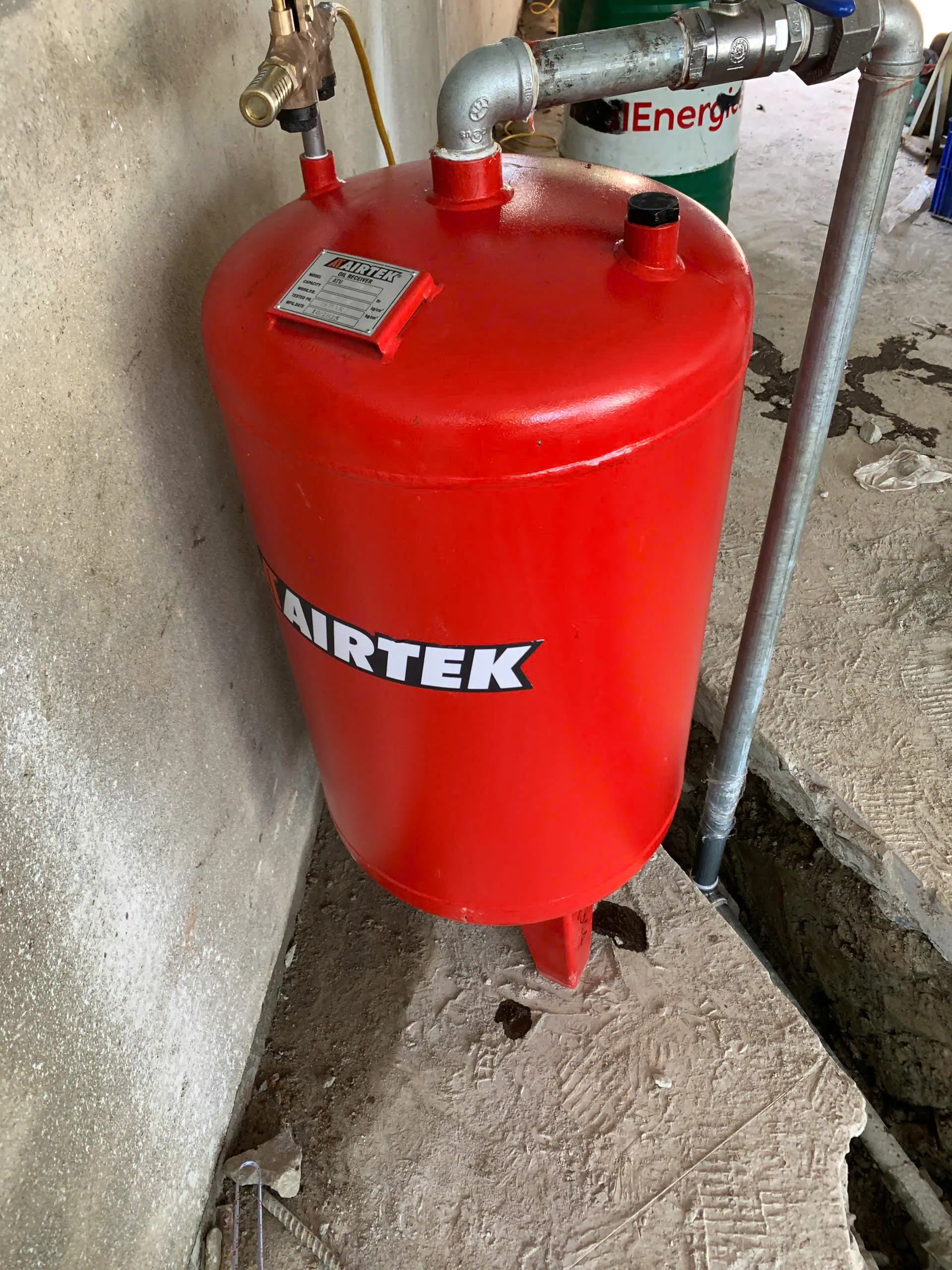 Bình chứa nhớt cầu nâng 1 trụ Ấn Độ thương hiệu Airtek màu đỏ nhập khẩu chính hãng