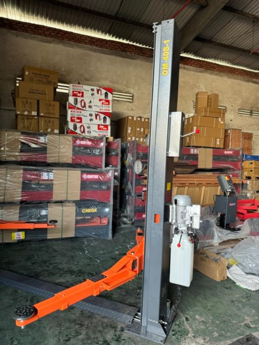 Bàn giao cầu nâng OMEGA