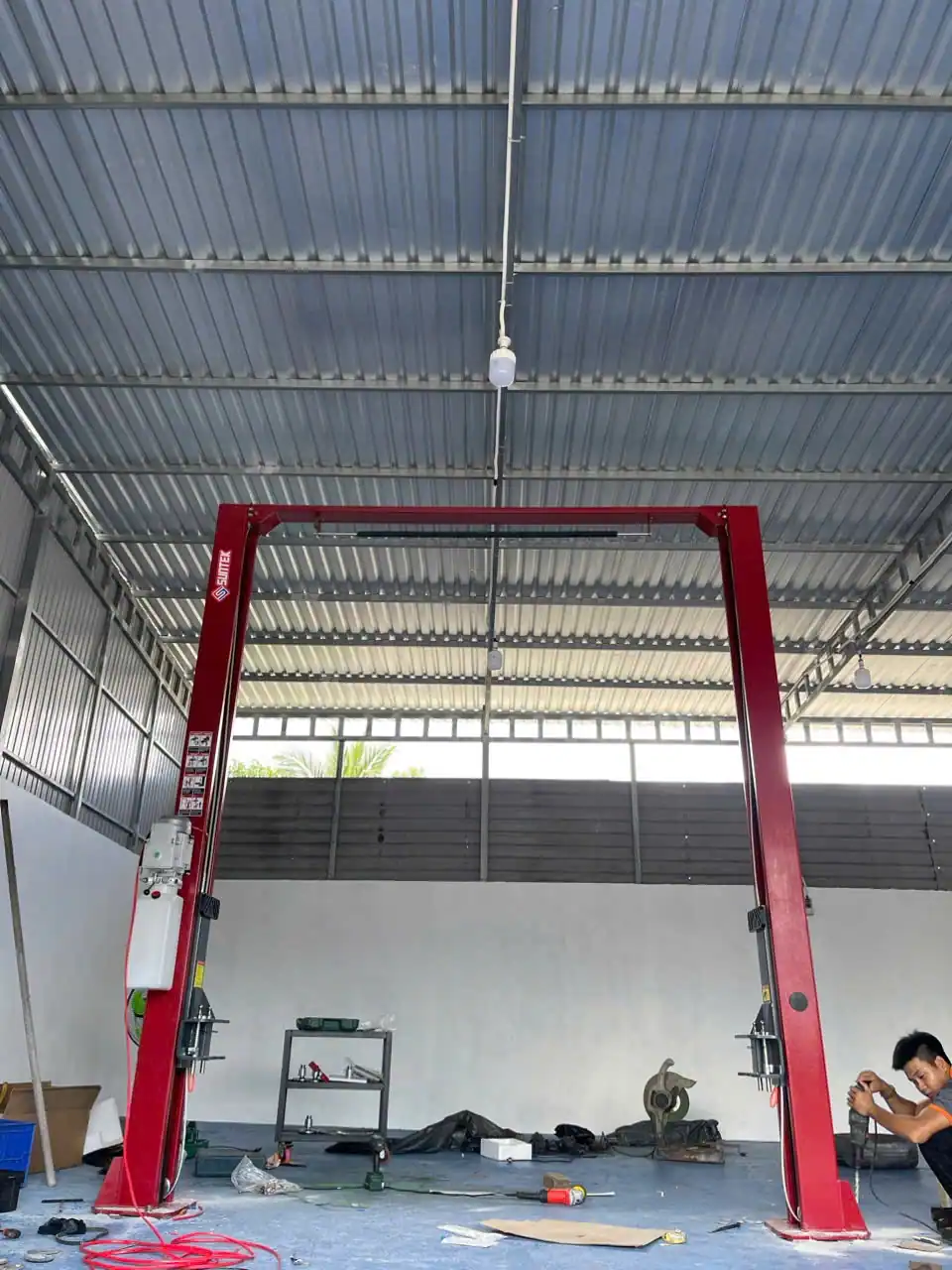 Bàn giao cầu nâng SUNTEK 4000T cho khách hàng