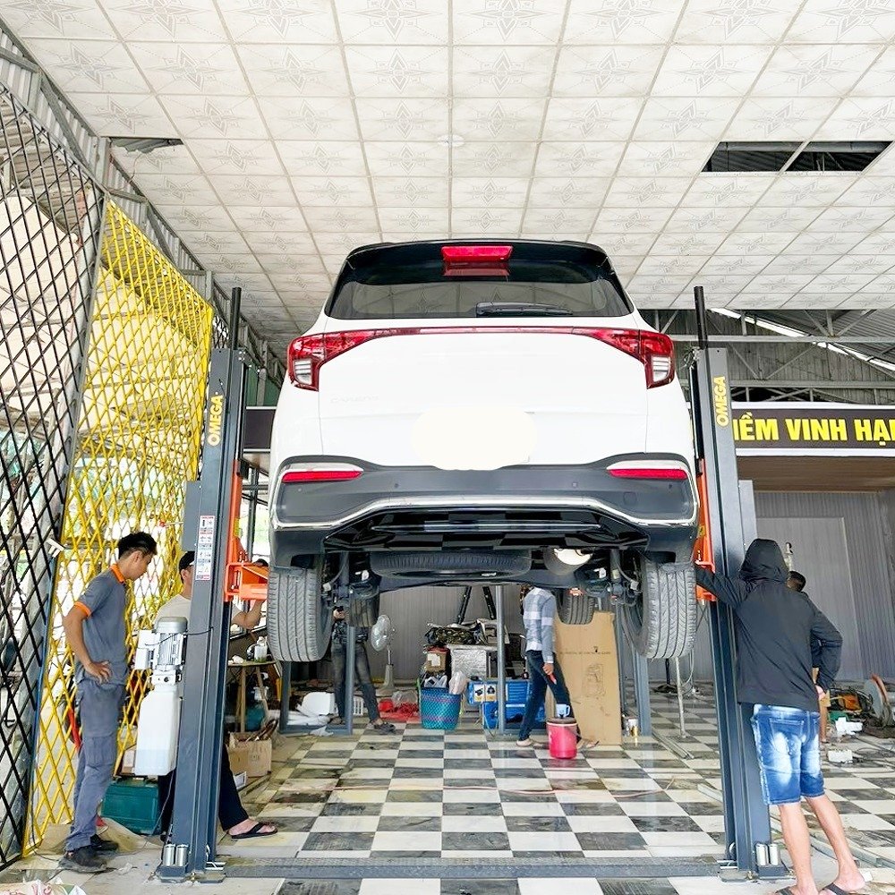 Chi tiết lock giật 1 bên cầu nâng OMEGA