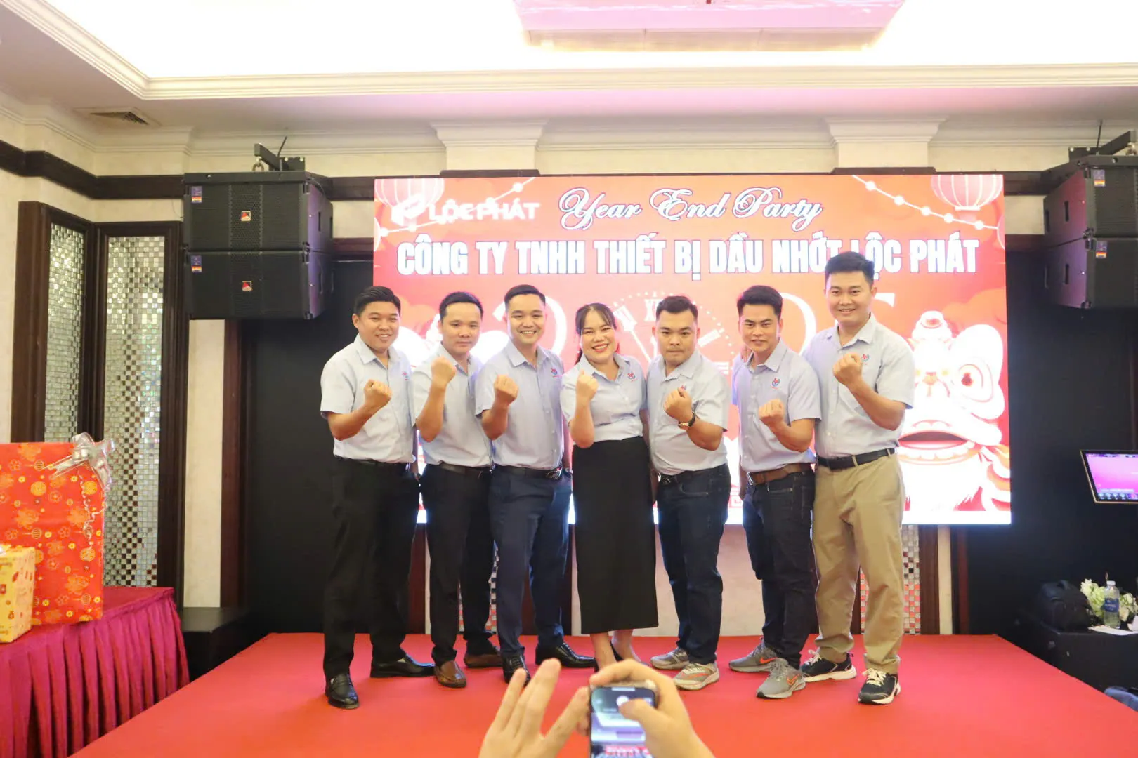 Giới Thiệu 4 Hình ảnh tập thể Lộc Phát Equipment