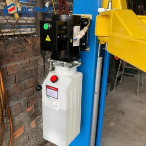 Cầu nâng 2 trụ Cận cảnh bộ mô tơ, hộp điện và bình dầu thủy lực