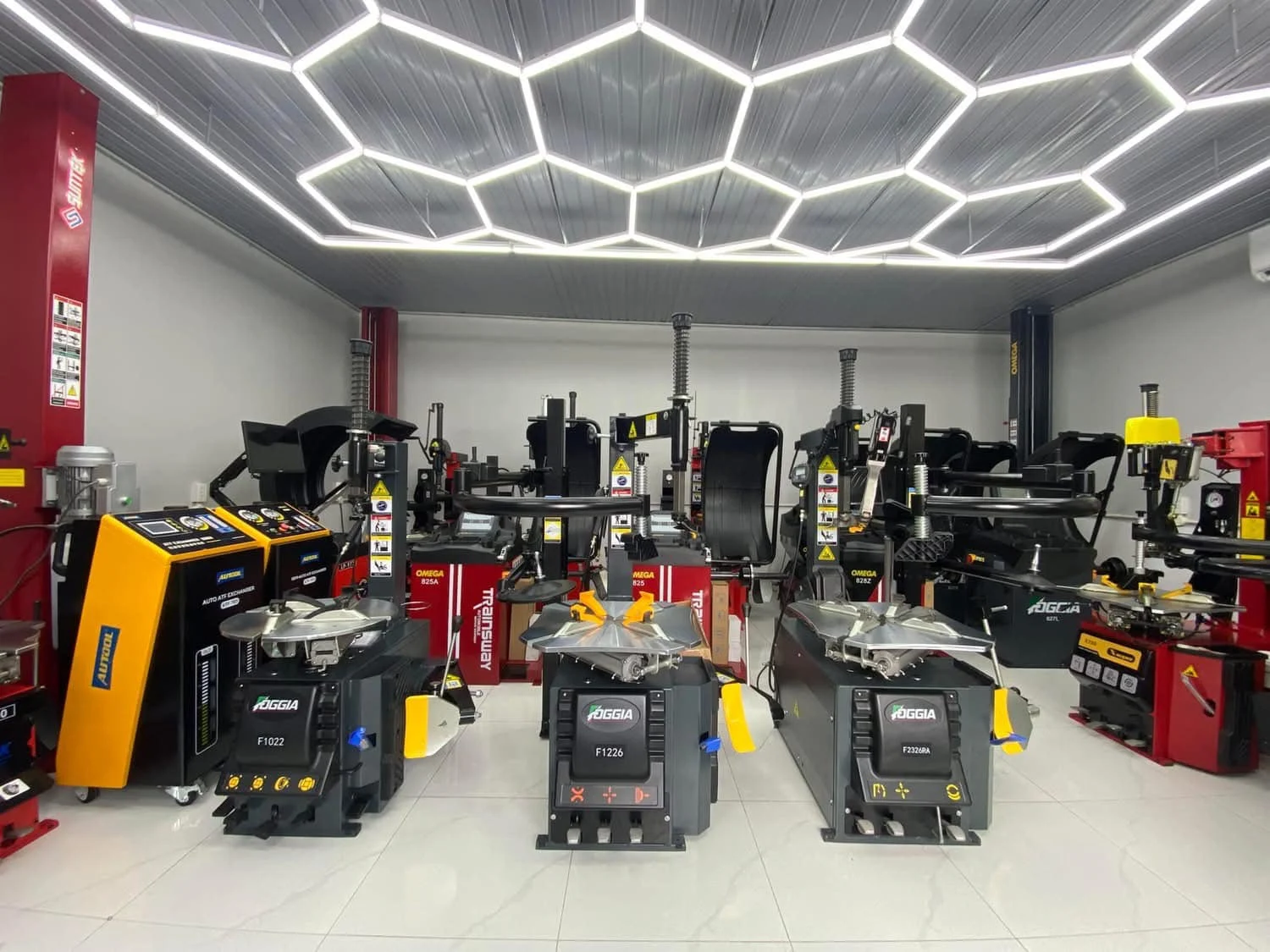 Giới Thiệu 21 Khu trưng bày thiết bị bên trong