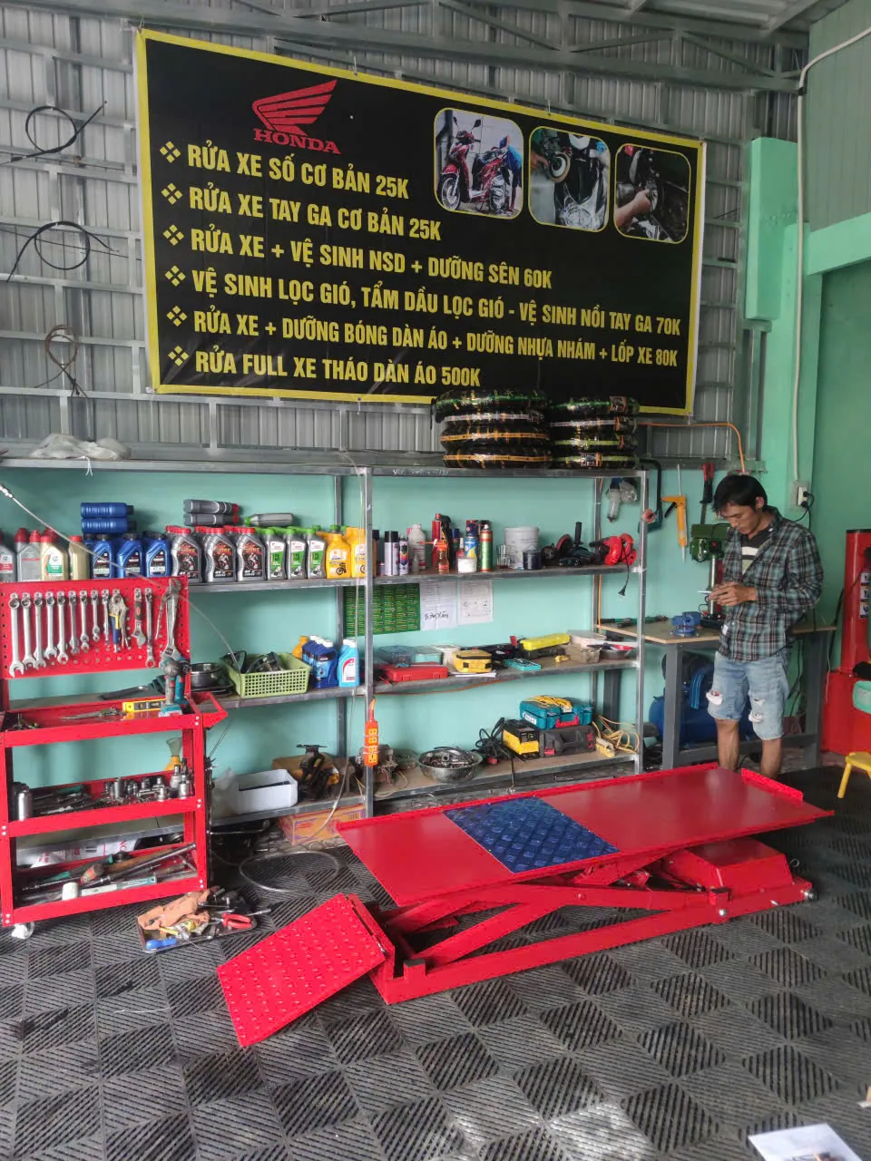 bàn nâng sửa xe máy tại Tây Ninh