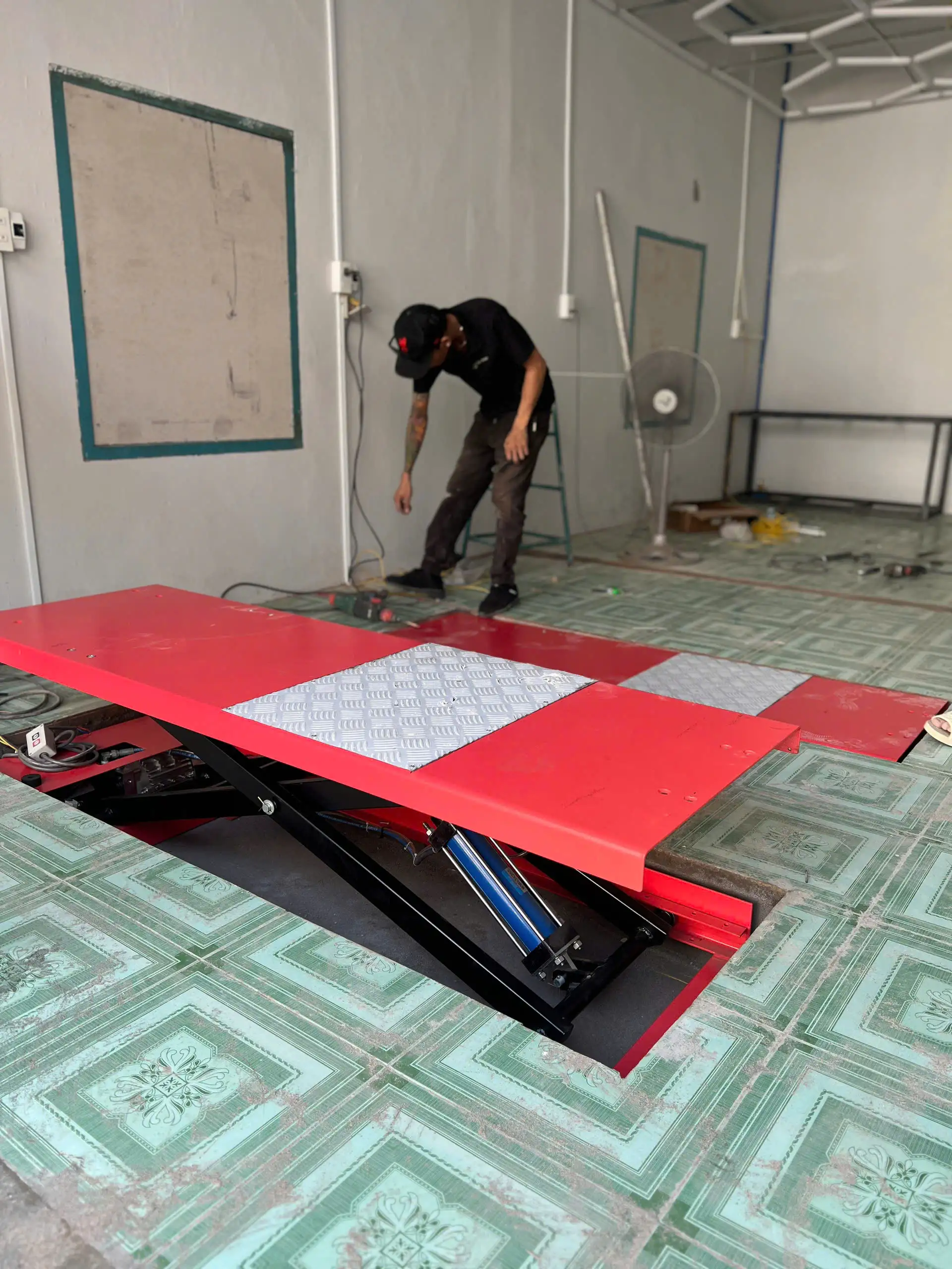 Dự án bàn nâng xe máy garage Honda