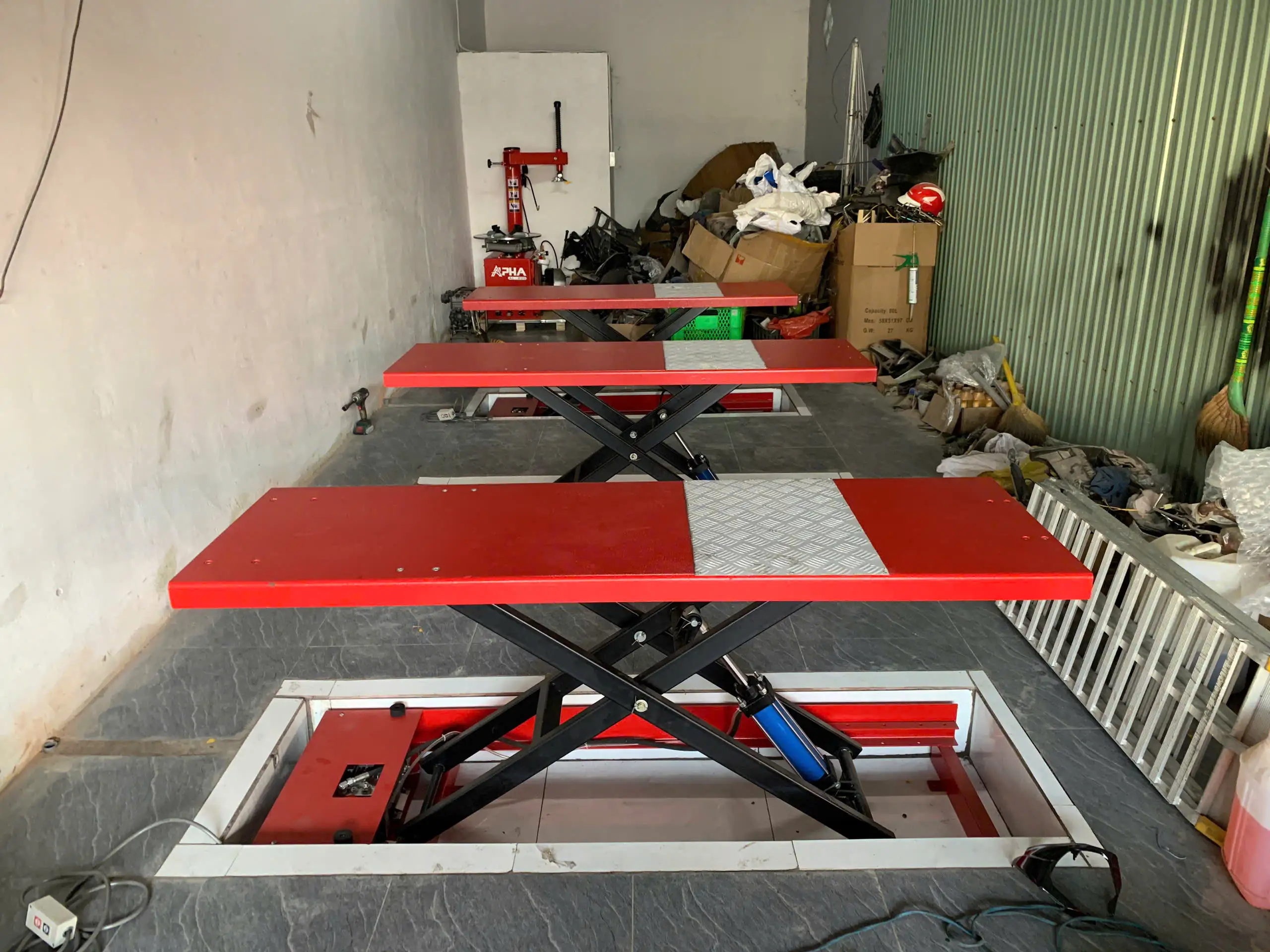 Lắp đặt bàn nâng xe máy âm nền tại Kiên Giang