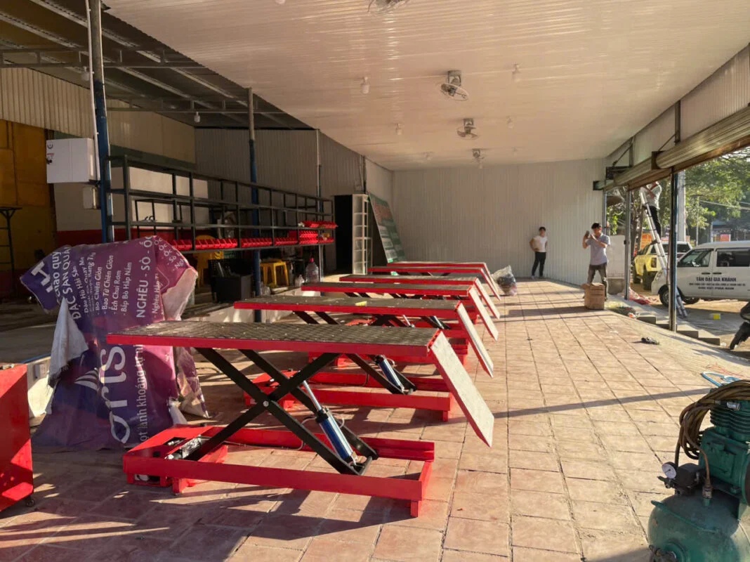 Bàn Nâng Xe Máy Đặt Âm Nền T250A – Tiêu Chuẩn Head – Honda, Yamaha 12 hiệu quả kinh tế khi dùng bàn nâng hạ xe máy T250A