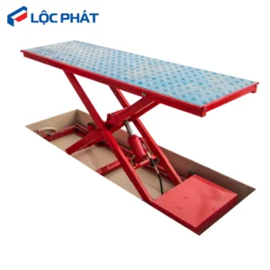 Bàn nâng xe máy âm nền T250A (scissor lift) cho xưởng dịch vụ Yamaha Town, khung thép sơn đỏ