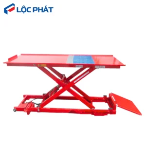 Bàn nâng xe máy đạp chân dạng cắt kéo có dốc lên xuống
