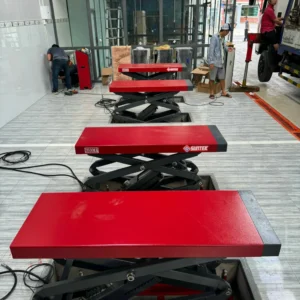 Cầu nâng ô tô âm nền Suntek 3500S lắp đặt thực tế tại garage