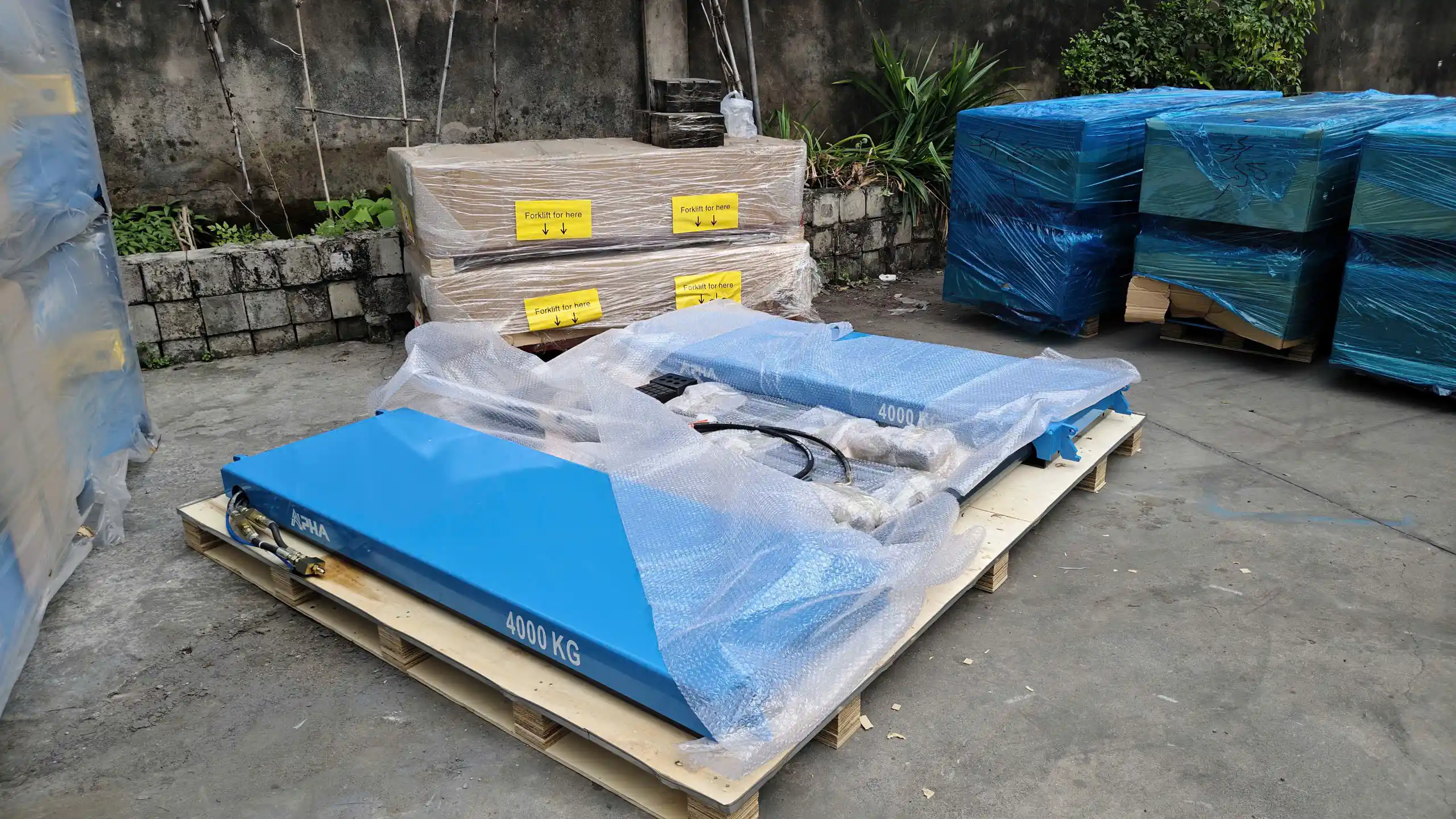 Cầu nâng ô tô di động cho gara nhỏ