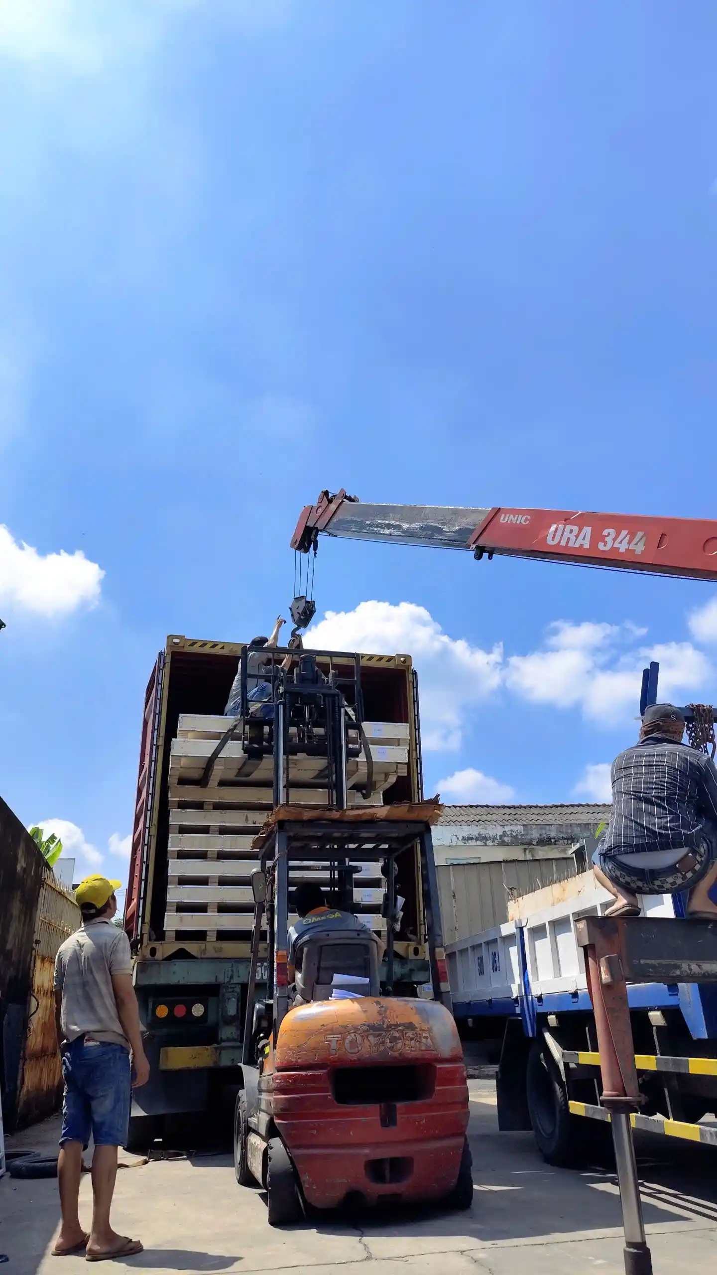 Container hàng cầu nâng ô tô di động nhập chính hãng