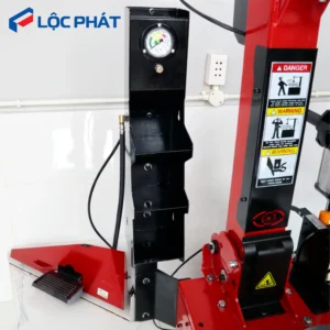 Chi tiết bộ phận điều khiển áp suất và lọc khí của máy tháo vỏ SunTek LP-990E.