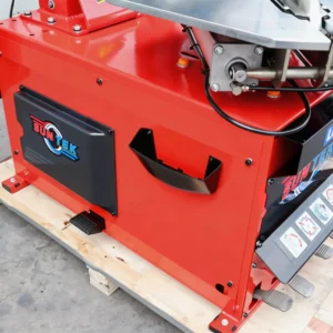 Mâm kẹp 4 chấu của máy tháo vỏ SunTek LP-990A với cần phụ CP-4, thể hiện sự chắc chắn.