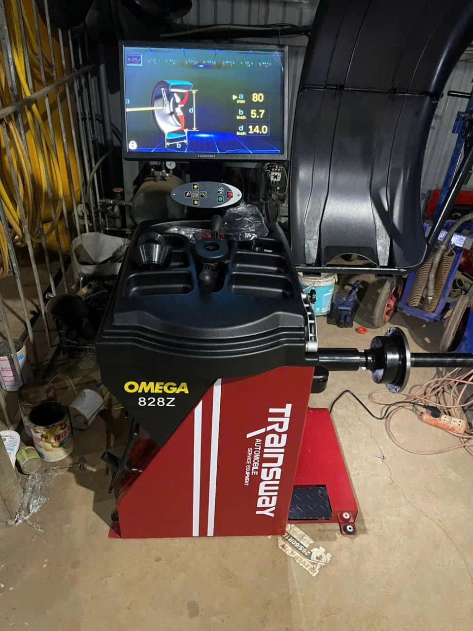 Chuyên gia Lâm Tùng đánh giá máy cân bằng lốp