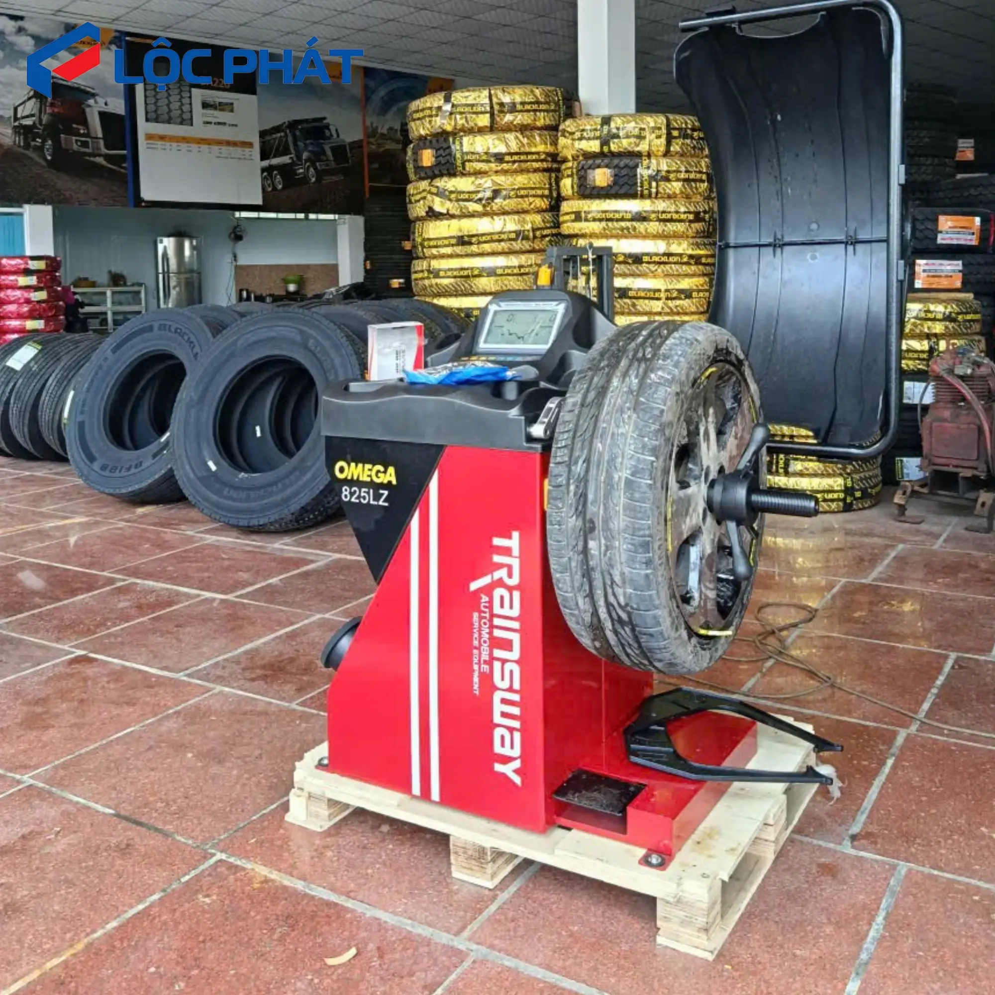 Cận cảnh màn hình LED và thước đo tự động của máy cân mâm