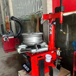 Máy tháo lốp Suntek LP910 Pro với mâm xe lớn