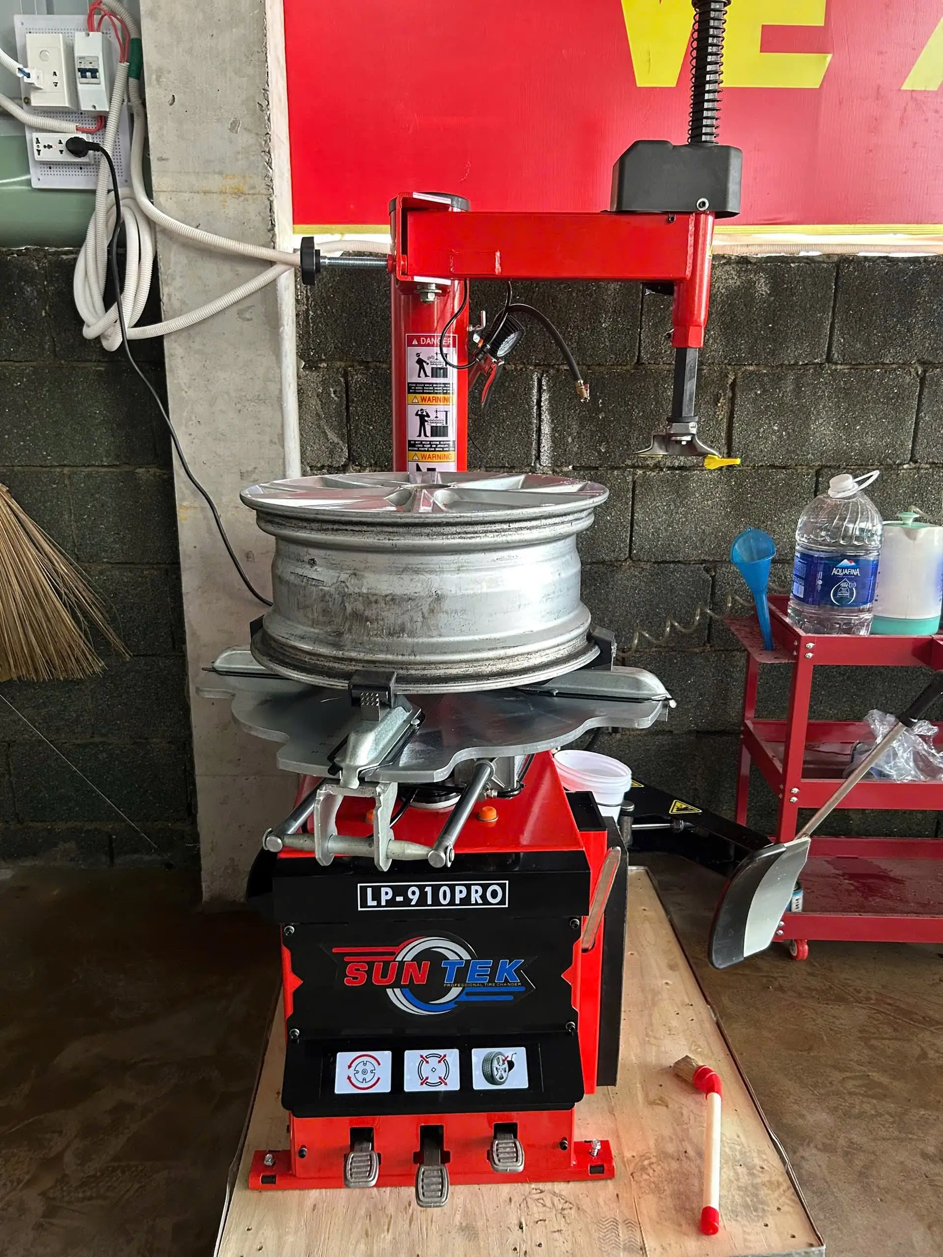 Mâm xoay cỡ lớn 24 inch của máy tháo vỏ SunTek