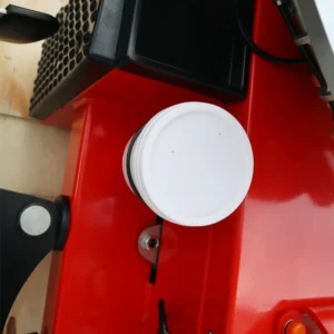 Máy tháo vỏ SUNTEK LP-930 (Khóa Hơi) nhìn từ phía trước và một phần cạnh bên, nhấn mạnh thiết kế bán tự động.