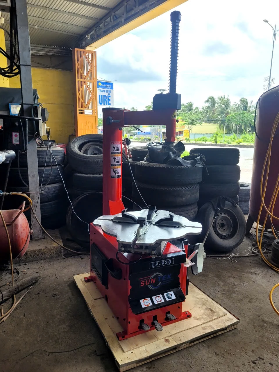 Kiểm tra máy tháo vỏ SunTek LP-930 trước khi giao