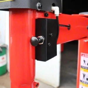 Chi tiết bộ phận khóa hơi trên máy tháo vỏ xe du lịch SUNTEK LP-930