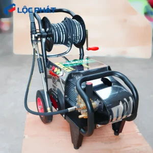 Máy rửa xe cao áp SUNTEK LP S2200 2200W, áp lực 130Bar, piston sứ Ø20mm, dây 15m.