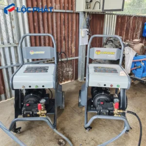 Hai máy rửa xe LOPATEK WL-55S2 công suất 5.5kw, áp lực 200 bar đặt cạnh nhau.