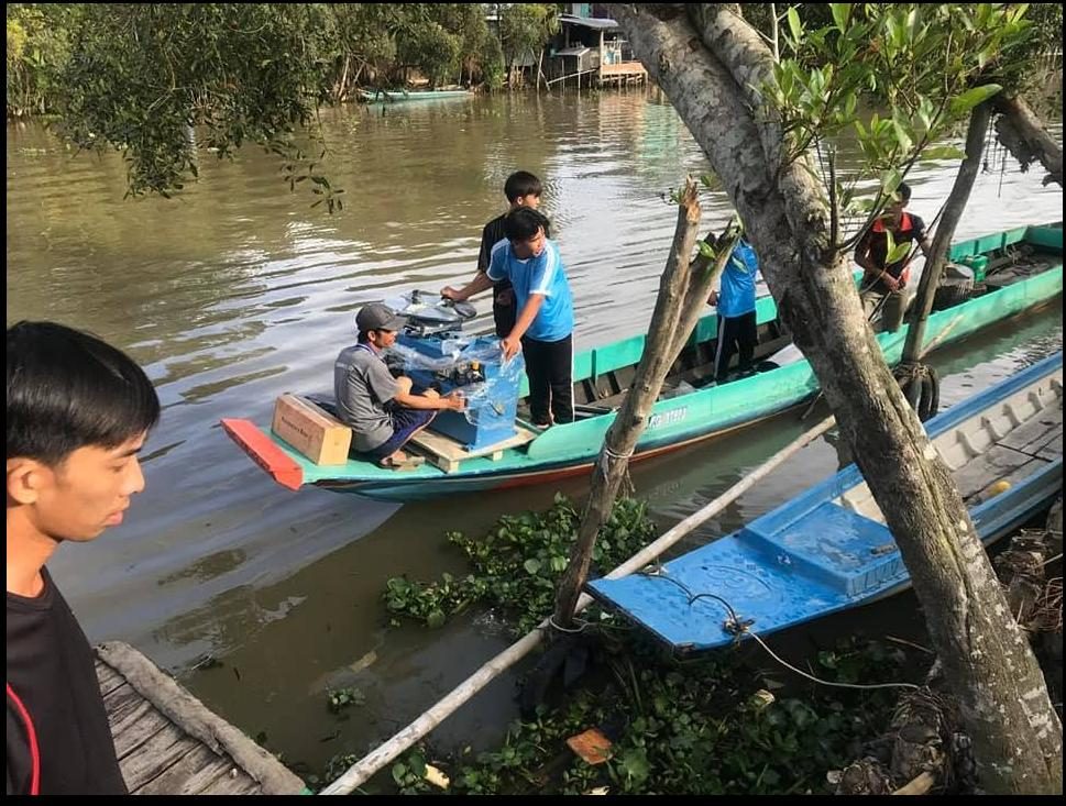 Giao thiết bị gara đến khách hàng vùng sông nước miền Tây