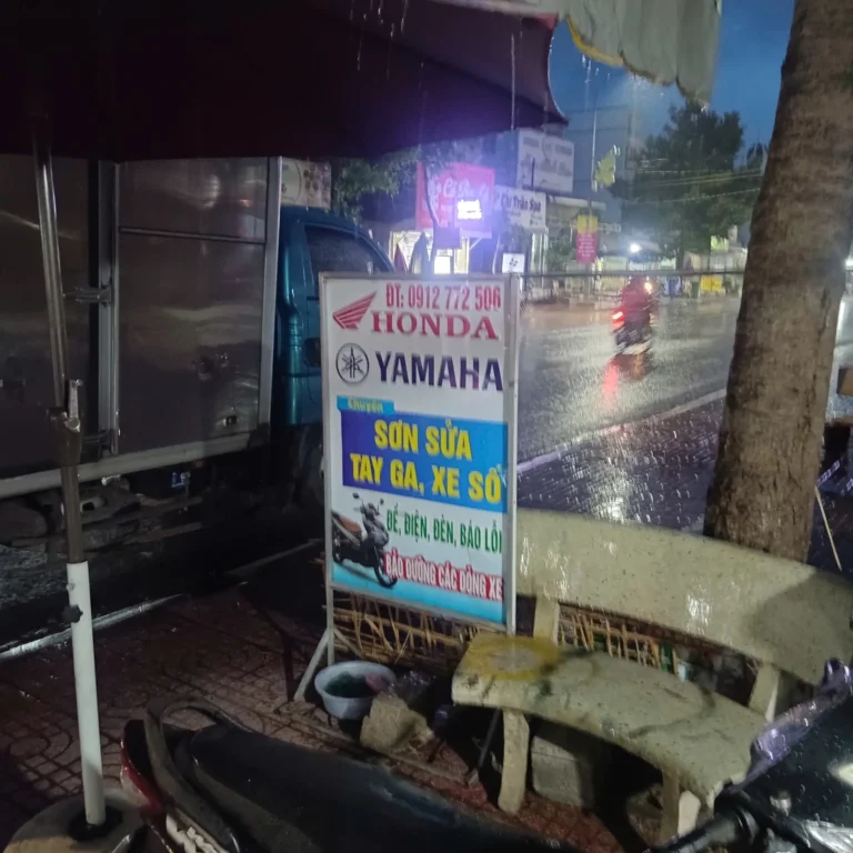 Bảng hiệu tiệm sửa xe máy anh Khiêm tại Ma Lâm Bình Thuận bàn giao bởi Lộc Phát