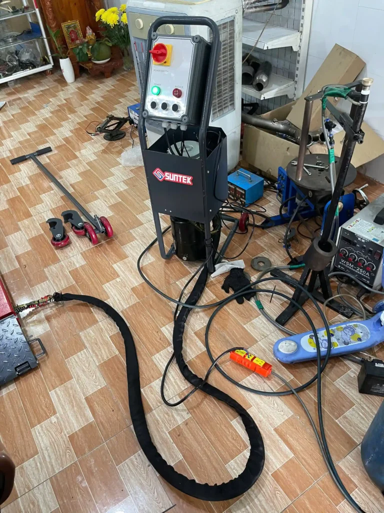 Lắp Đặt Cầu Nâng Cắt Kéo Cho Xưởng Anh Vương Tại Bến Cát 1 Ngày