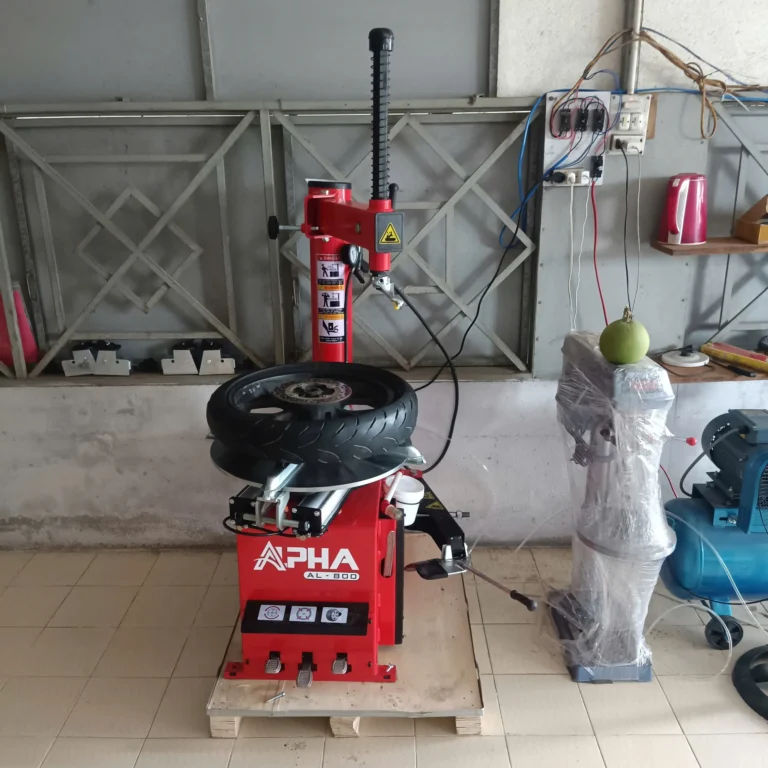 Lắp đặt máy ra vào lốp APHA AL-800 hoàn thiện tiệm Nhân Motor Lộc Phát
