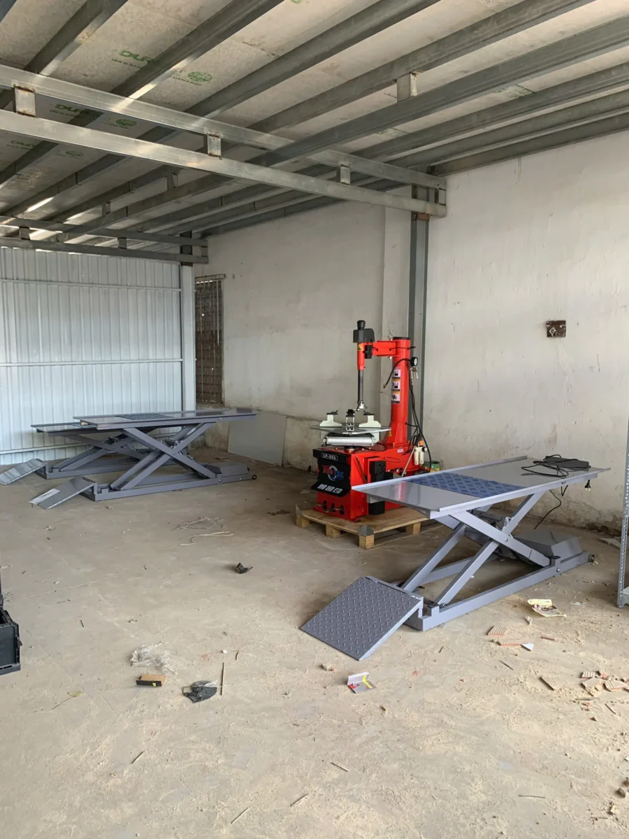 Lắp Đặt Thiết Bị Gara Tăng Nhơn Phú Cho Xưởng Dịch Vụ Xanh SM